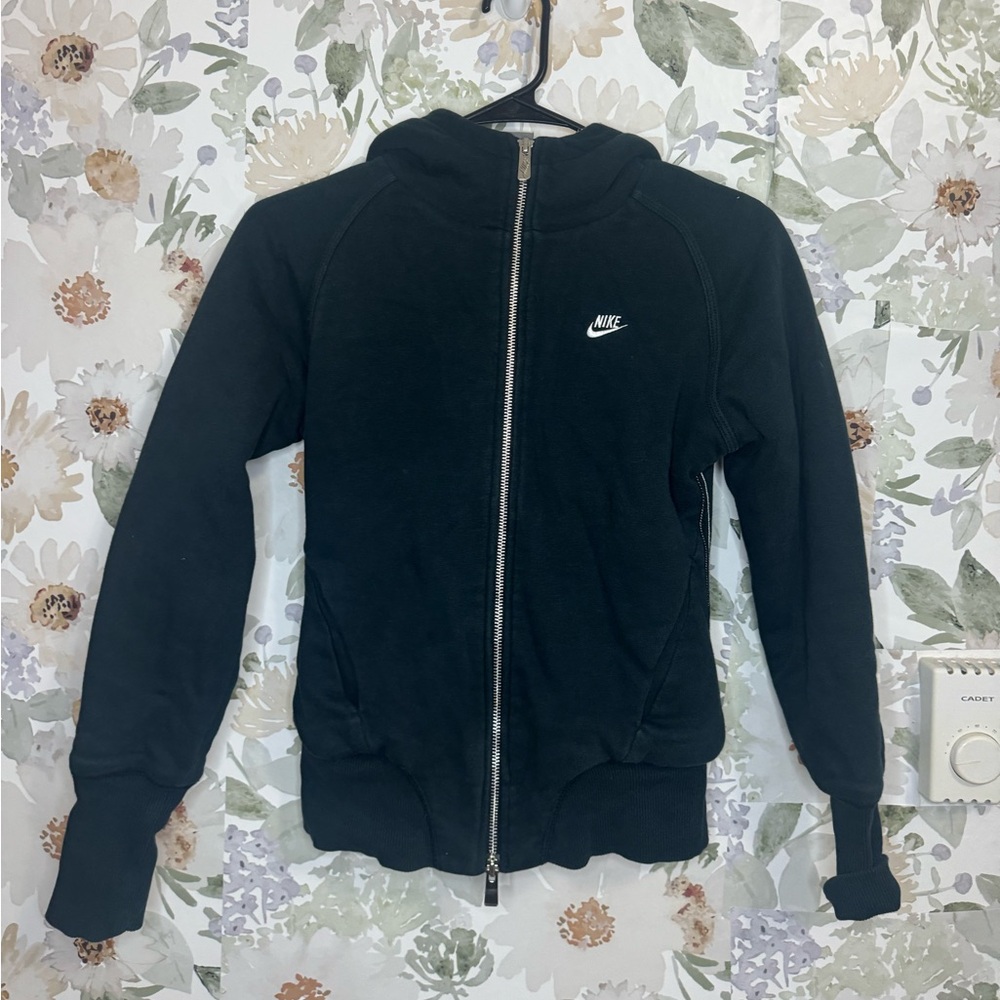 Nike fleece lined zip up jacket 🛍